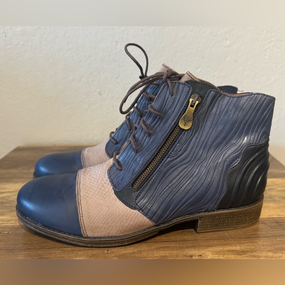 Portofino Two-Toned Leather Ankle Boots - Orthotics Friendly